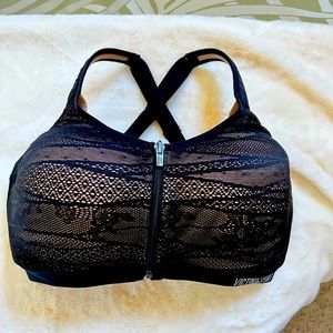 Victoria Secret maximum support sports bra